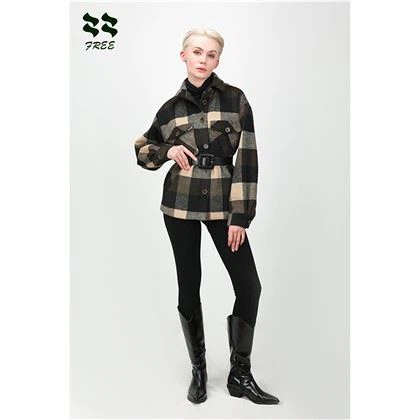 เสื้อโค้ทลายหมากรุกขนาดใหญ่พร้อมปุ่มสำหรับผู้หญิง